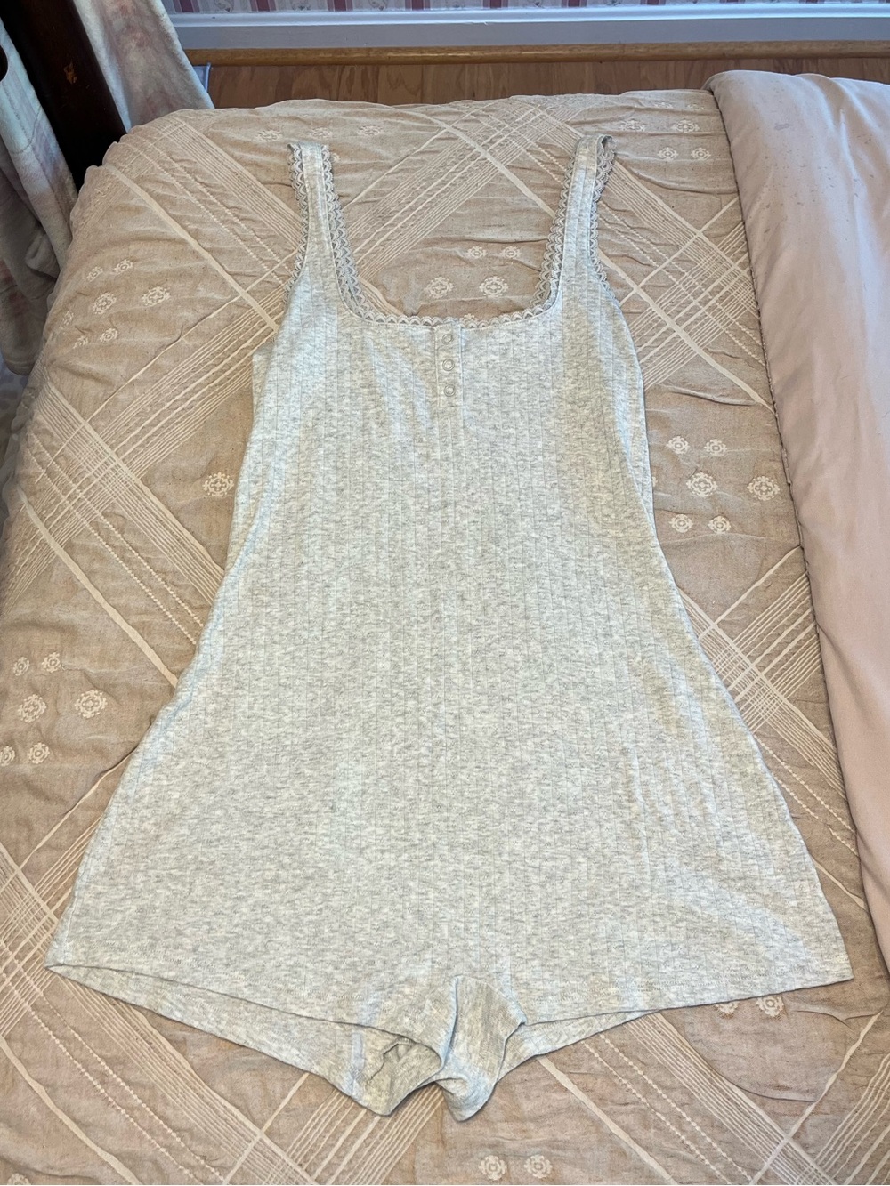 Old Navy Sleep Romper Grey - Size Women's S